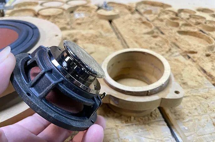 妃仕中音单元与定制箱体