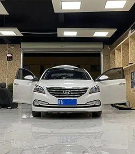 专业调音师深夜进行最终调试