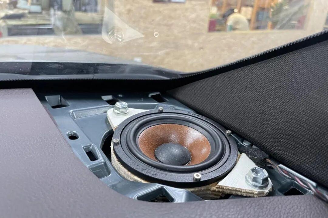 中音喇叭安装