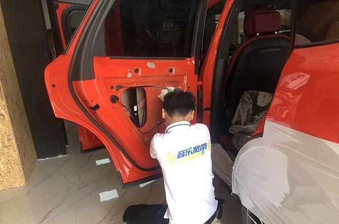 车门隔音施工过程