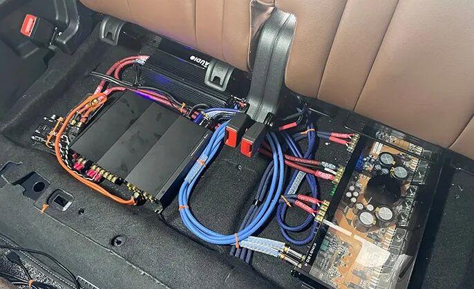 奥迪Q7必伟音响系统整体完工效果