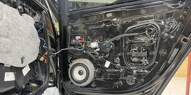 后门中低音安装