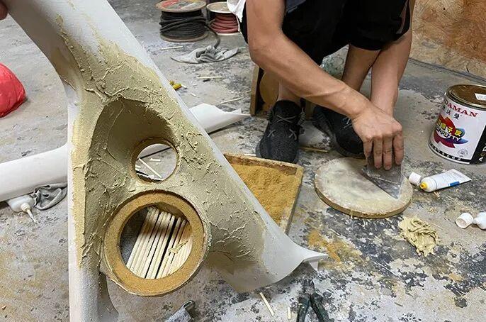 倒模骨架精细打磨