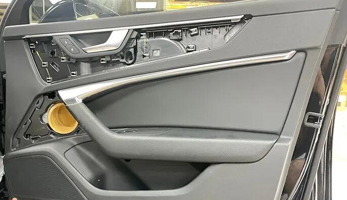 中音箱体与原车结构适配过程