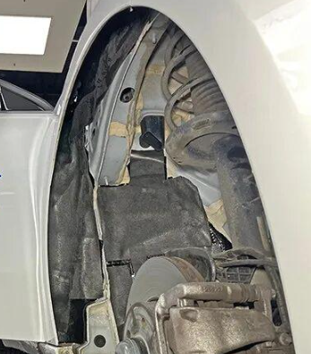 叶子板第二层吸音棉施工