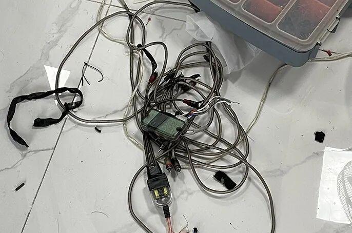 拆除旧线材施工