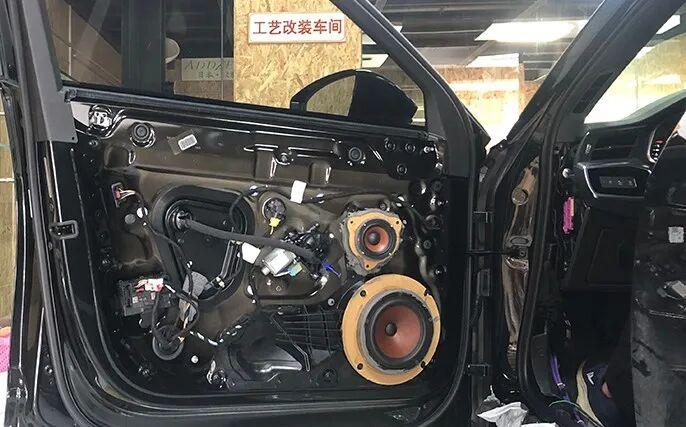 中低音门板安装完工图