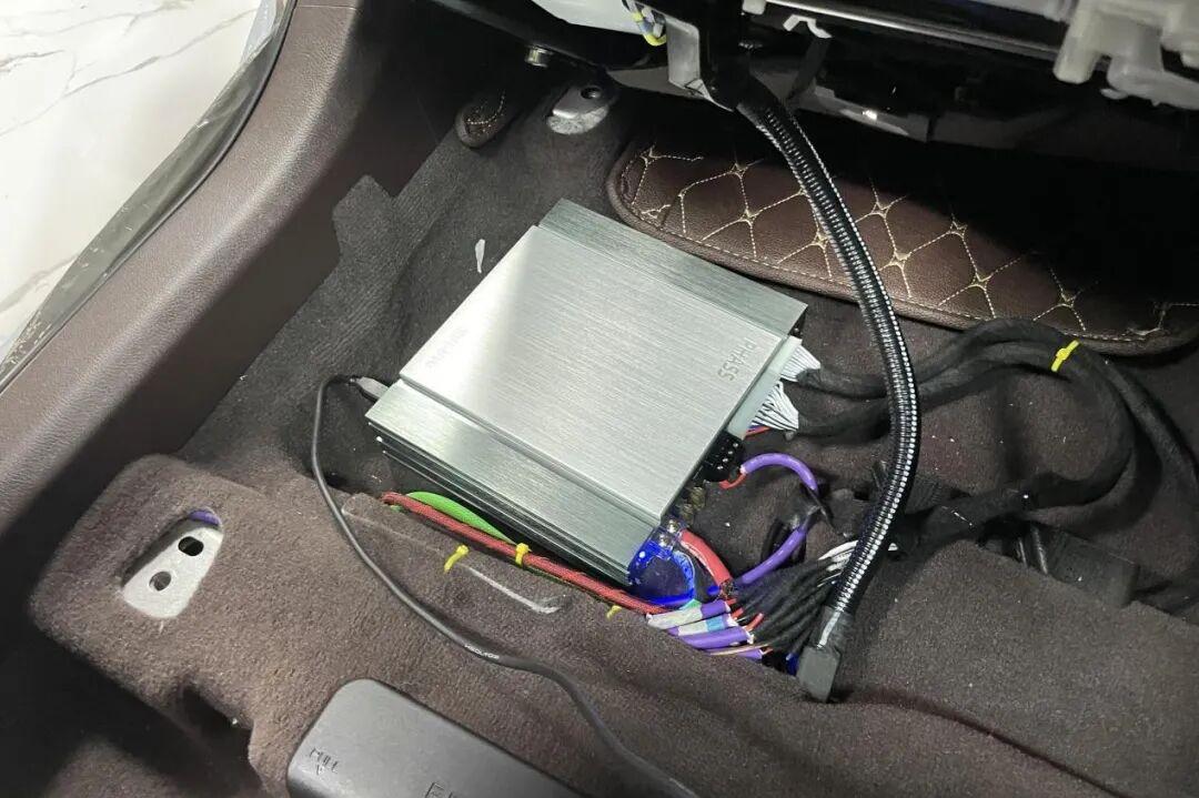 SPI-Pro DSP功放座椅下安装