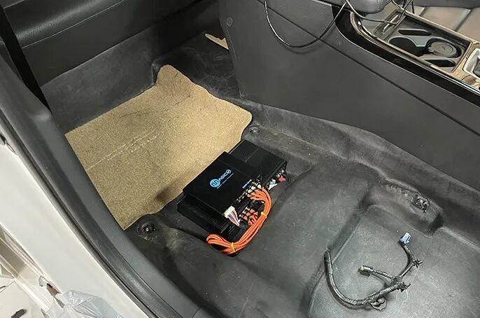 座椅底下安装整体布局