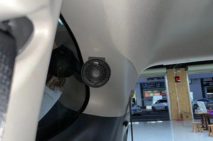 后环绕喇叭安装位置